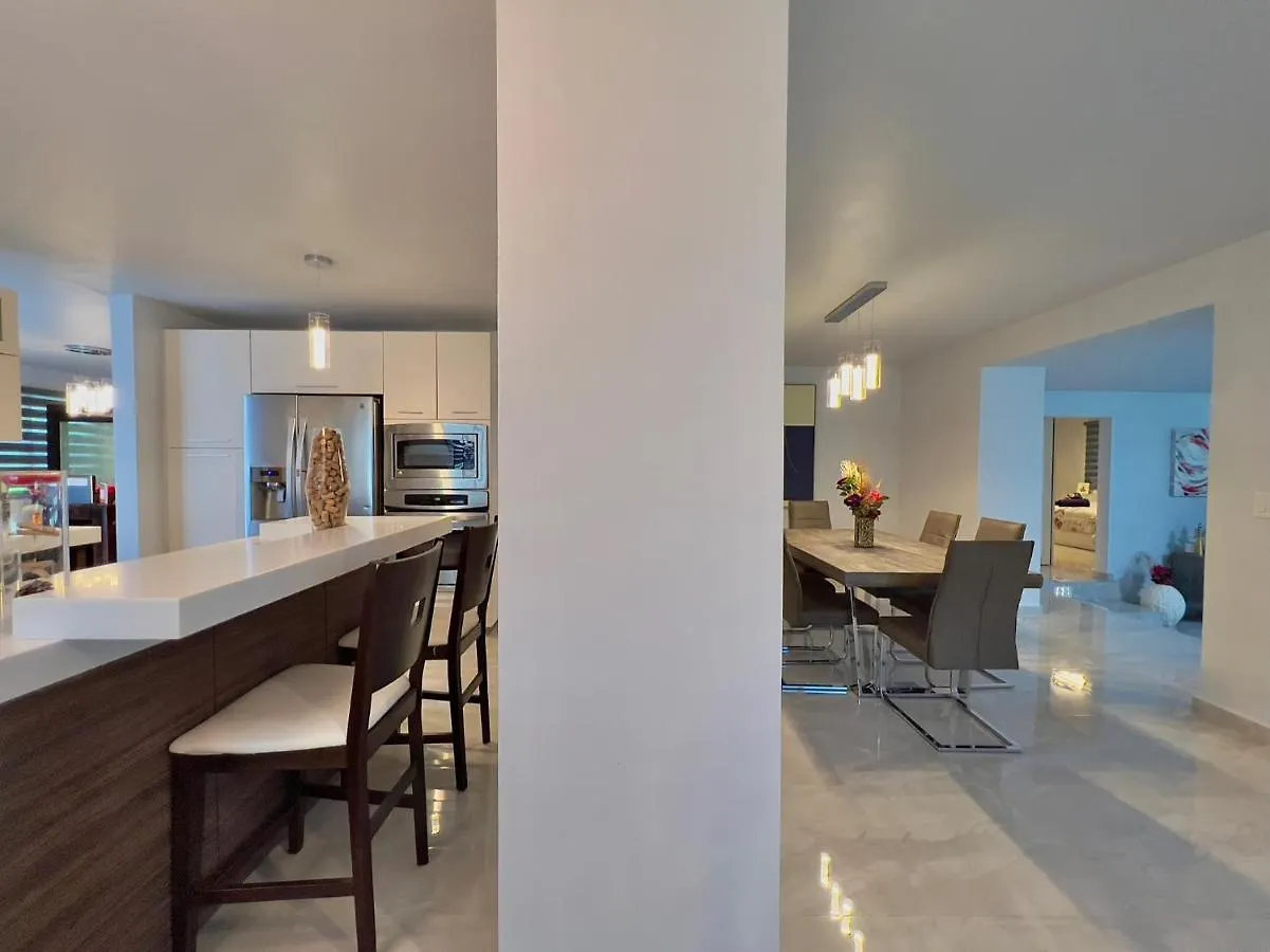 Casa Colinas: El Yunque Rainforest Villa With Pool, Heated Jacuzzi & Terrace 里奥格兰德 波多黎各