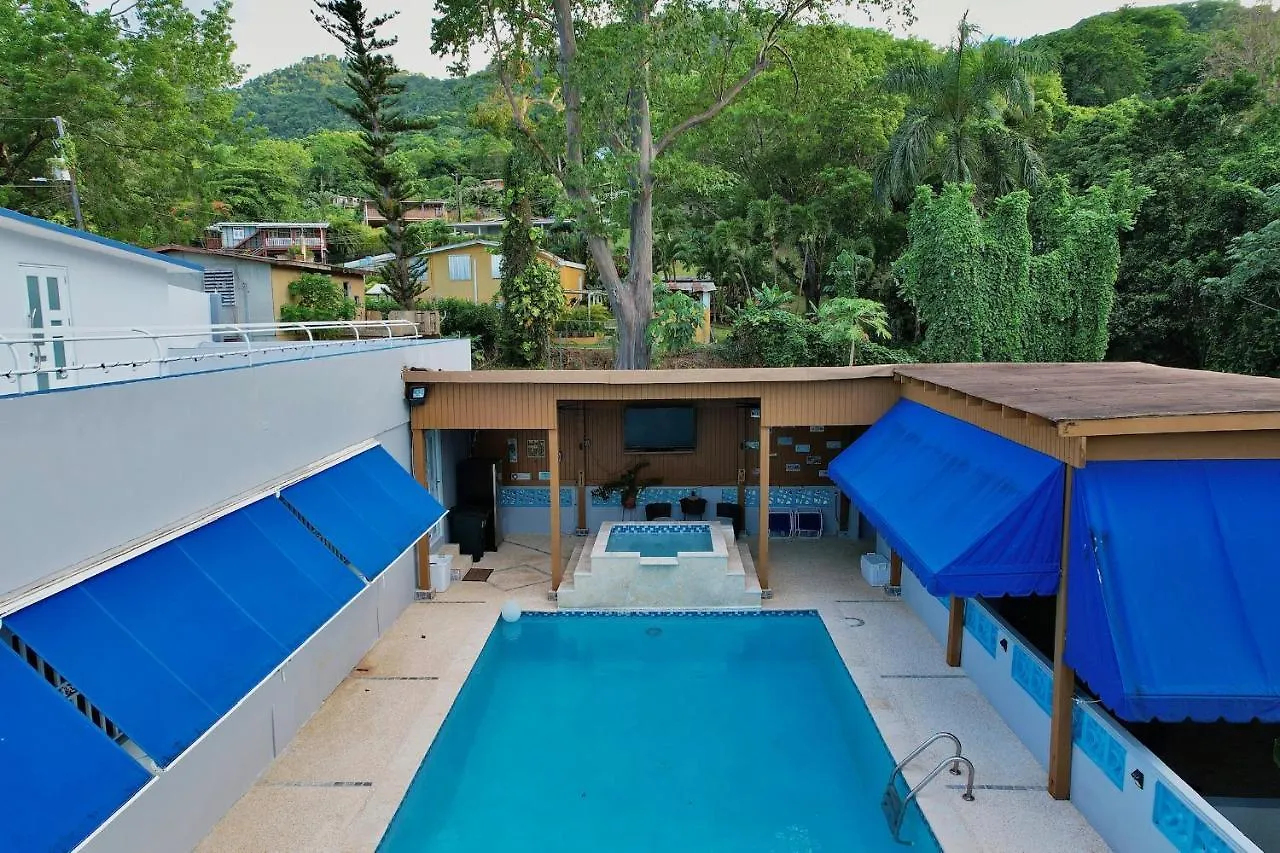 Casa Colinas: El Yunque Rainforest Villa With Pool, Heated Jacuzzi & Terrace 里奥格兰德 0*,  波多黎各