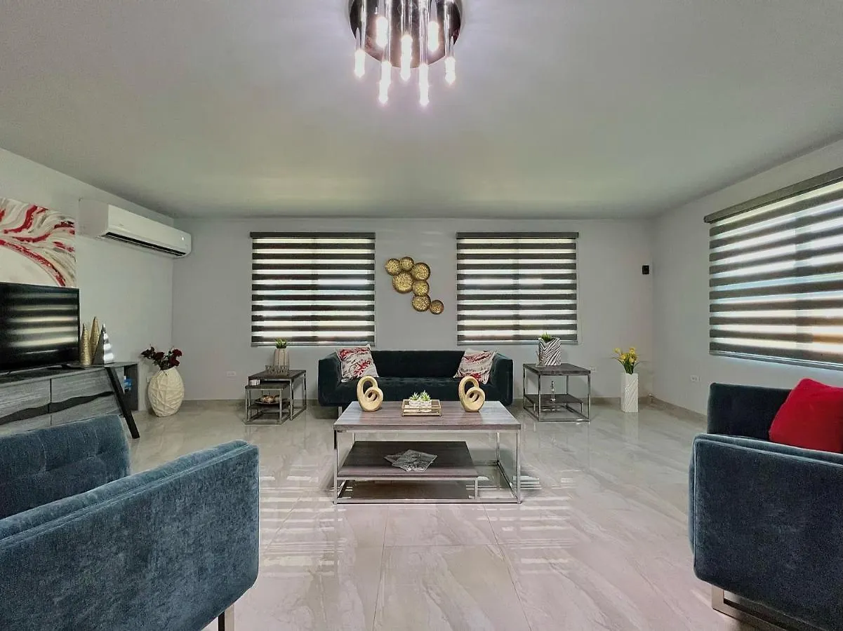Casa Colinas: El Yunque Rainforest Villa With Pool, Heated Jacuzzi & Terrace 里奥格兰德 0*,  波多黎各