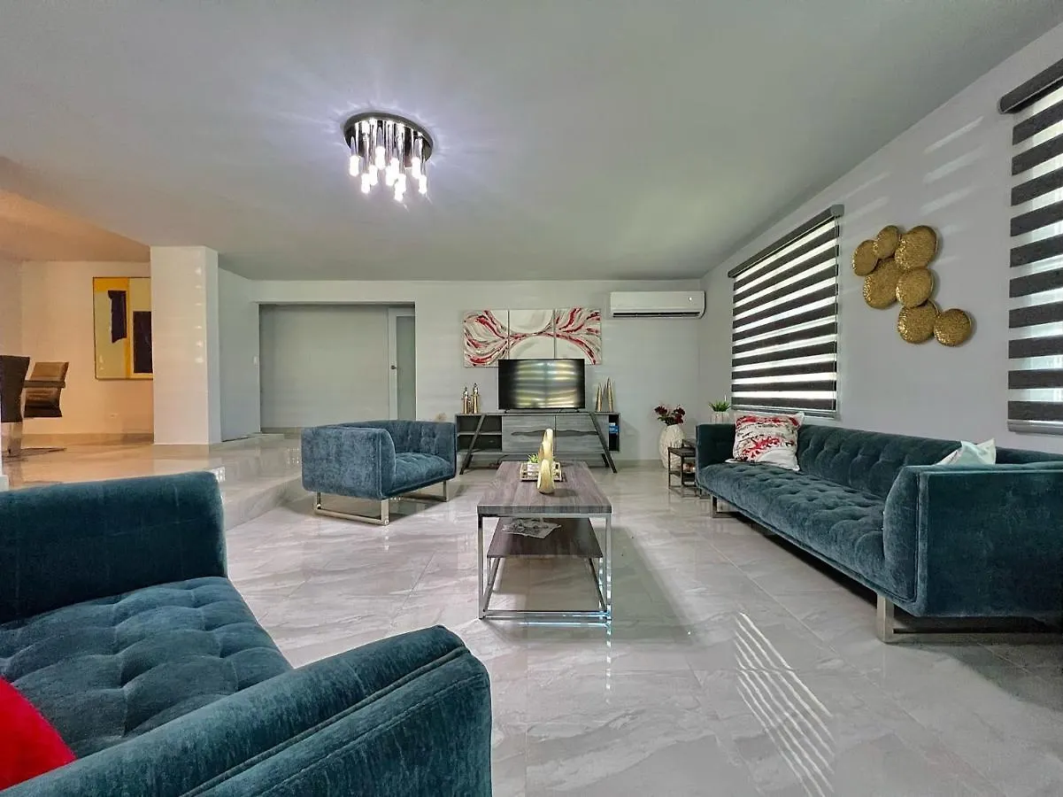 Casa Colinas: El Yunque Rainforest Villa With Pool, Heated Jacuzzi & Terrace 里奥格兰德 0*,