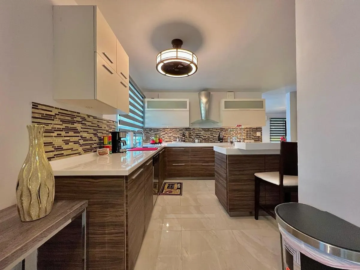 Casa Colinas: El Yunque Rainforest Villa With Pool, Heated Jacuzzi & Terrace 里奥格兰德